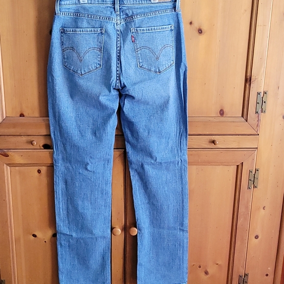Levi's 525 Straight Leg Jeans - Picture 2 of 7